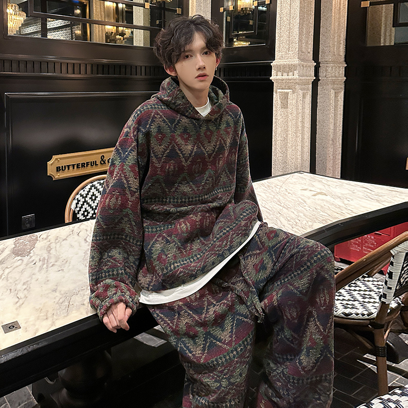 Męski zestaw dresowy w stylu e – Ethnic Fashion Trends 2025 recenzja i cena